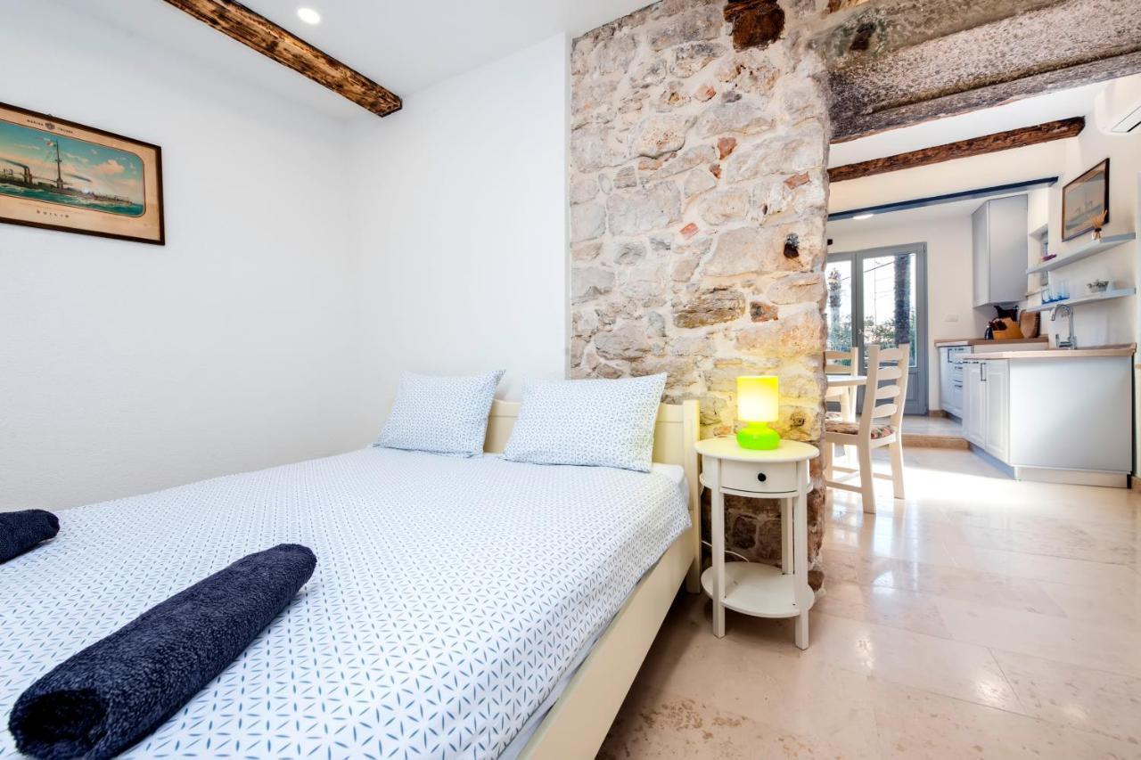 Old Town Garden Studio Apartment Rovinj Exterior photo